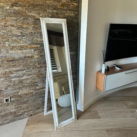 Apartment Gold