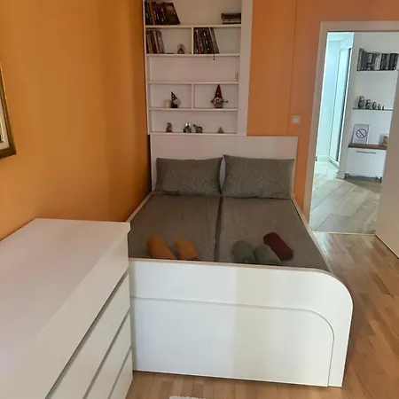 Apartment Gold
