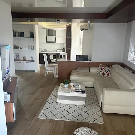 Apartment Gold